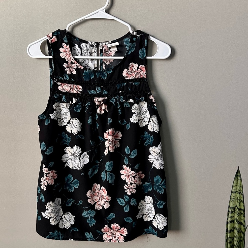 Merona Sleeveless Multicolored Blouse.